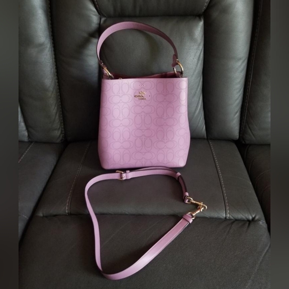 Coach Town Bucket Bag In Perforated Leather - Picture 1 of 7